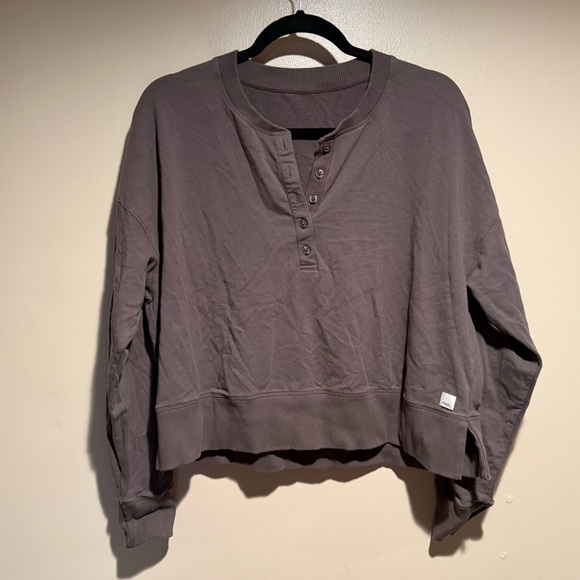 Vuori Women’s Laguna Henley - Picture 4 of 9